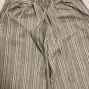 NWT  SO brand  wide leg high rise relaxed through hip and thigh size medium